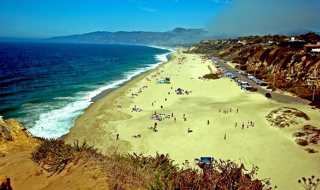 Praia de Zuma Beach em Los Angeles na Califórnia Praia de Zuma Beach em Los Angeles na Califórnia