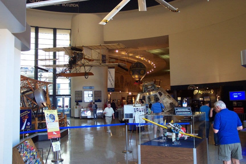 Estrutura do Museu San Diego Air Space em San Diego Estrutura do Museu San Diego Air Space em San Diego