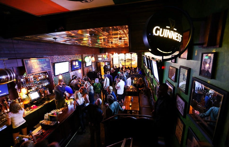 Rock & Reilly's Irish Pub em Los Angeles Rock & Reilly's Irish Pub em Los Angeles