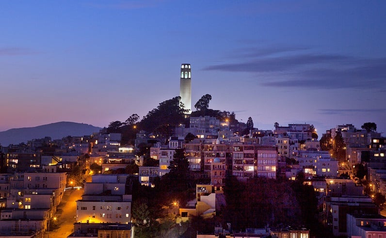 Coit Tower em San Francisco na Califórnia Coit Tower em San Francisco na Califórnia