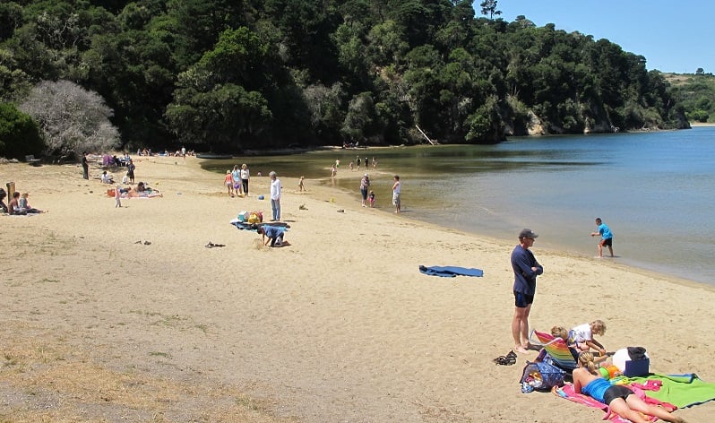 Praia Heart's Desire Beach com as crianças em San Francisco Praia Heart's Desire Beach com as crianças em San Francisco