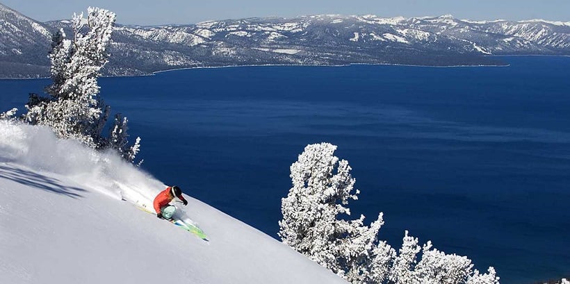 Esquiar em Heavenly em Lake Tahoe na Califórnia Esquiar em Heavenly em Lake Tahoe na Califórnia